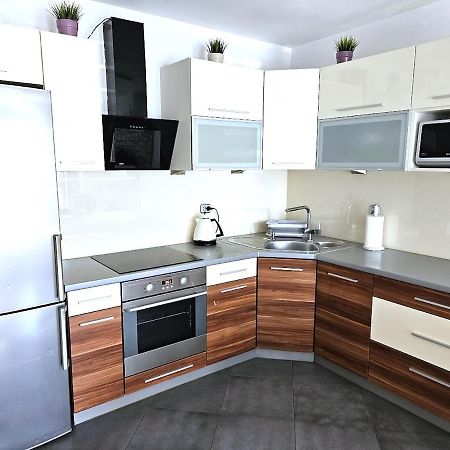 Mieszkanie 6-Osobowe Krakow Przy Plywajacych Basenach Zakrzowek Exterior foto