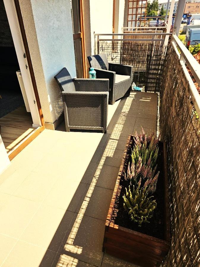 Mieszkanie 6-Osobowe Krakow Przy Plywajacych Basenach Zakrzowek Exterior foto